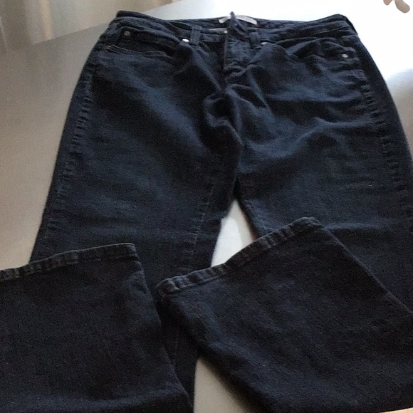 Slender Secrets Lee jeans. 8 short. Almost straight, slight flare at bottom. - Picture 2 of 5